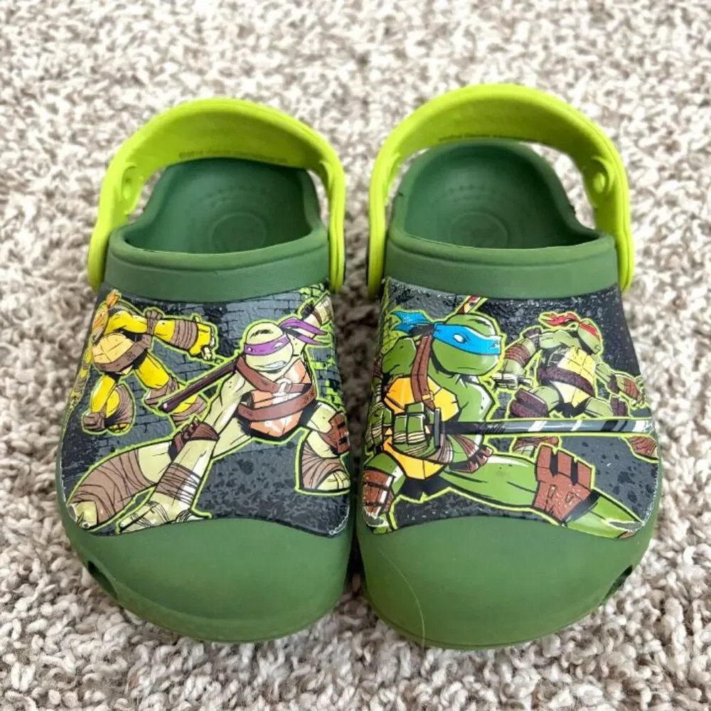 Size 8 / Toddler Boy Ninja Turtles Crocs